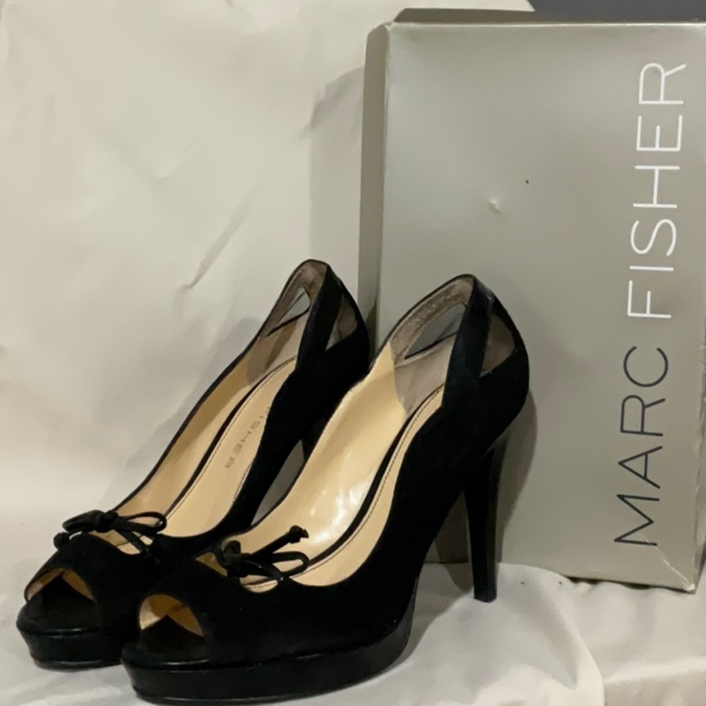 Marc Fisher black Suede/Leather Heels